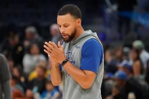 科尔：库里是我们体系中的太阳 一切都在围绕他运转