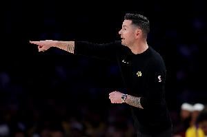 季前赛2连败！Buha：湖人训练氛围明显转变 雷迪克昨天更显急躁