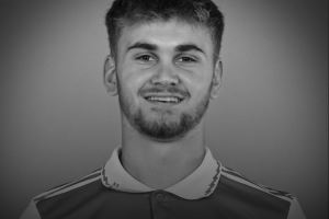 邮报：导致前阿森纳青训球员维加不幸身亡的围墙已被拆除