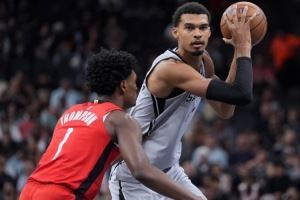  马刺绞赢火箭：泥淖战；约基奇的三双？不要了