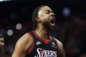  沃特福德生涯首次三双！成76人队史自麦康纳后首位砍三双的落选秀