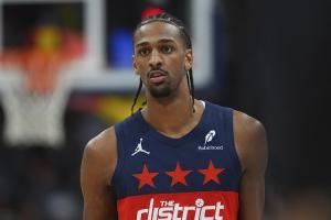  没手感！萨尔半场5投仅1中拿到3分4助另有2断2帽