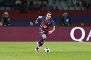  世体：埃里克-加西亚将担任首发右后卫 莱万可能取代费兰首发出战