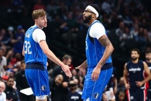  霍里：独行侠本可用大个子换朱·霍勒迪 弗拉格不该打控卫