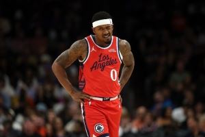  贝弗利：快船本该留下鲍威尔和米尔斯 比尔应该去打替补