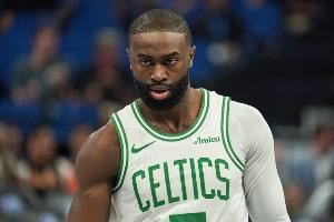 杰伦·布朗：有些回合没能防下来 今天的比赛并不是一个好例子