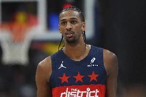  尽力局！萨尔15中10&三分3中2砍25分11篮板&其中4前场板 另有4助