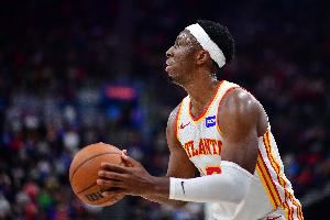  老鹰中锋奥孔武射落8记三分 刷新队史中锋单场三分命中纪录