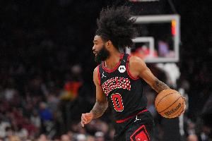  科比·怀特谈出场时间限制：随着比赛进行 感觉我的双腿愈发沉重