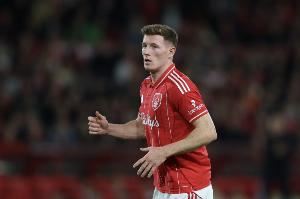  邮报：曼联计划2026年夏天重组中场，埃利奥特·安德森是目标之一